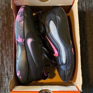 New‎ Nike Isofly Black and Pink 7Y 8.5W